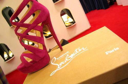 小说幼儿园家长让儿子峡谷蹦极，我杀疯了主角为赵妍菲苏禾免费阅读